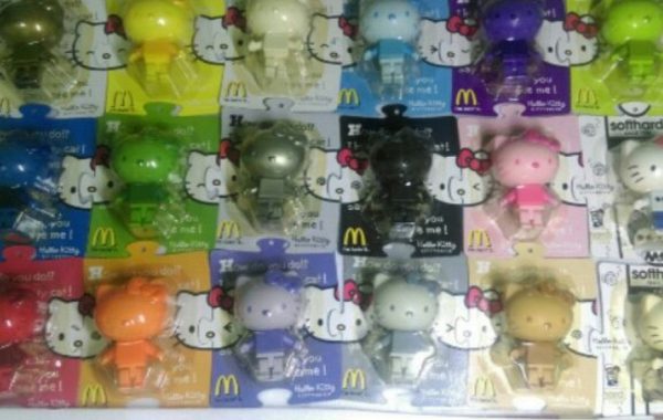 Mcdonalds 2006 Hello Kitty Kittybrick Hong Kong Limited 18 Trading Figure Set w  Bag Supply