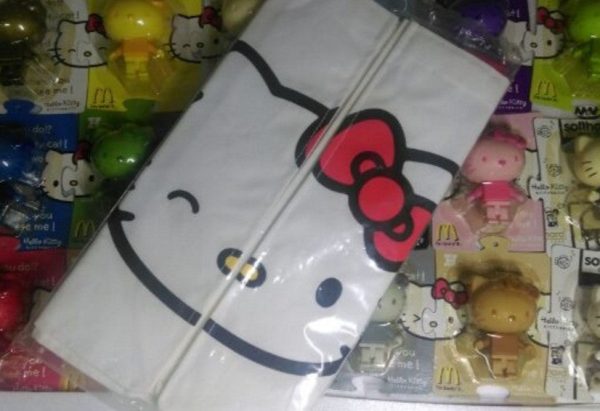 Mcdonalds 2006 Hello Kitty Kittybrick Hong Kong Limited 18 Trading Figure Set w  Bag Supply